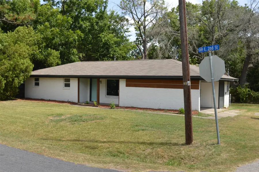 501 E 2nd Street, Quinlan, TX 75474 - #2