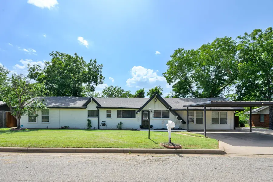 1702 SE 22nd Avenue, Mineral Wells, TX 76067 - #3