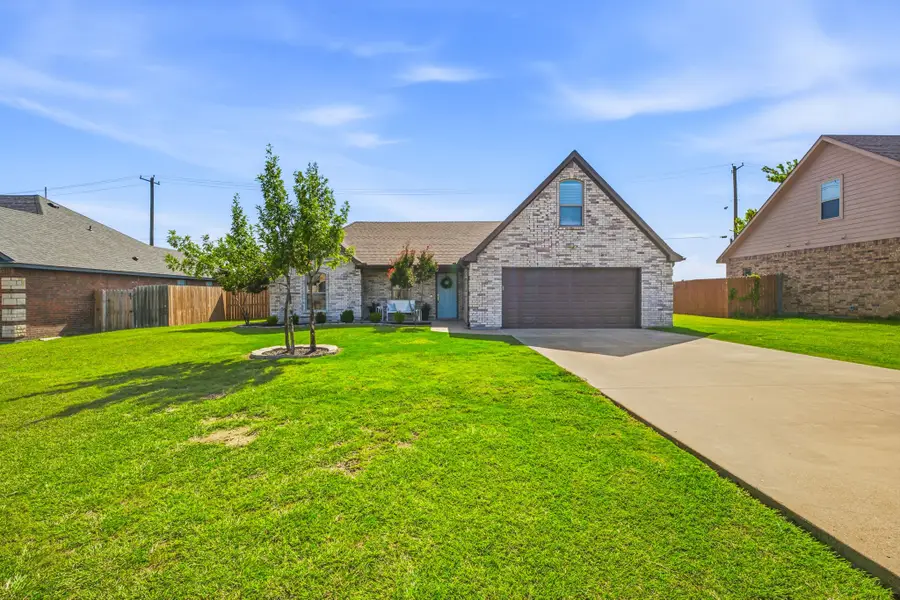 1131 Greens Creek Circle, Stephenville, TX 76401 - #2