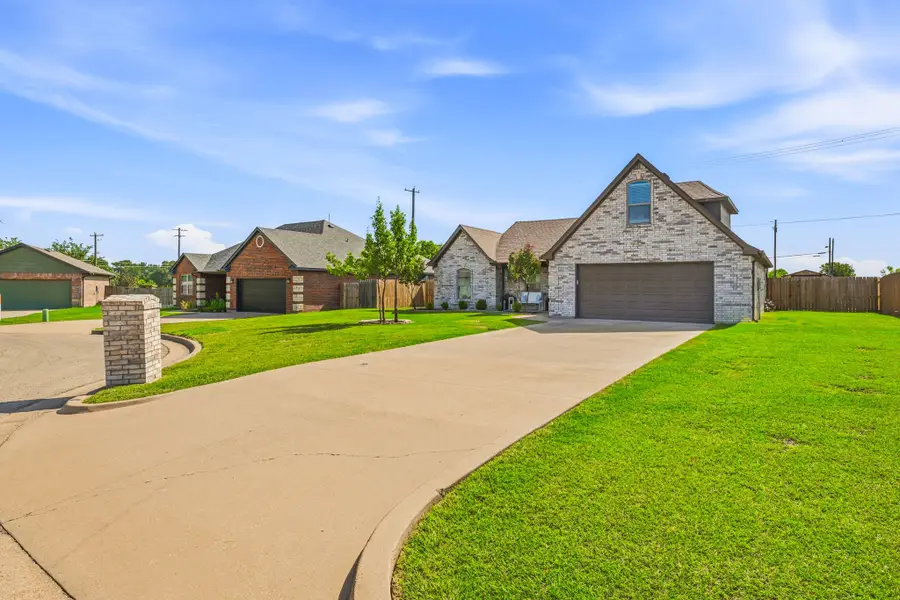 1131 Greens Creek Circle, Stephenville, TX 76401 - #3