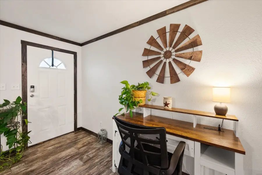281 S State Highway 75 S, Fairfield, TX 75840 - #2