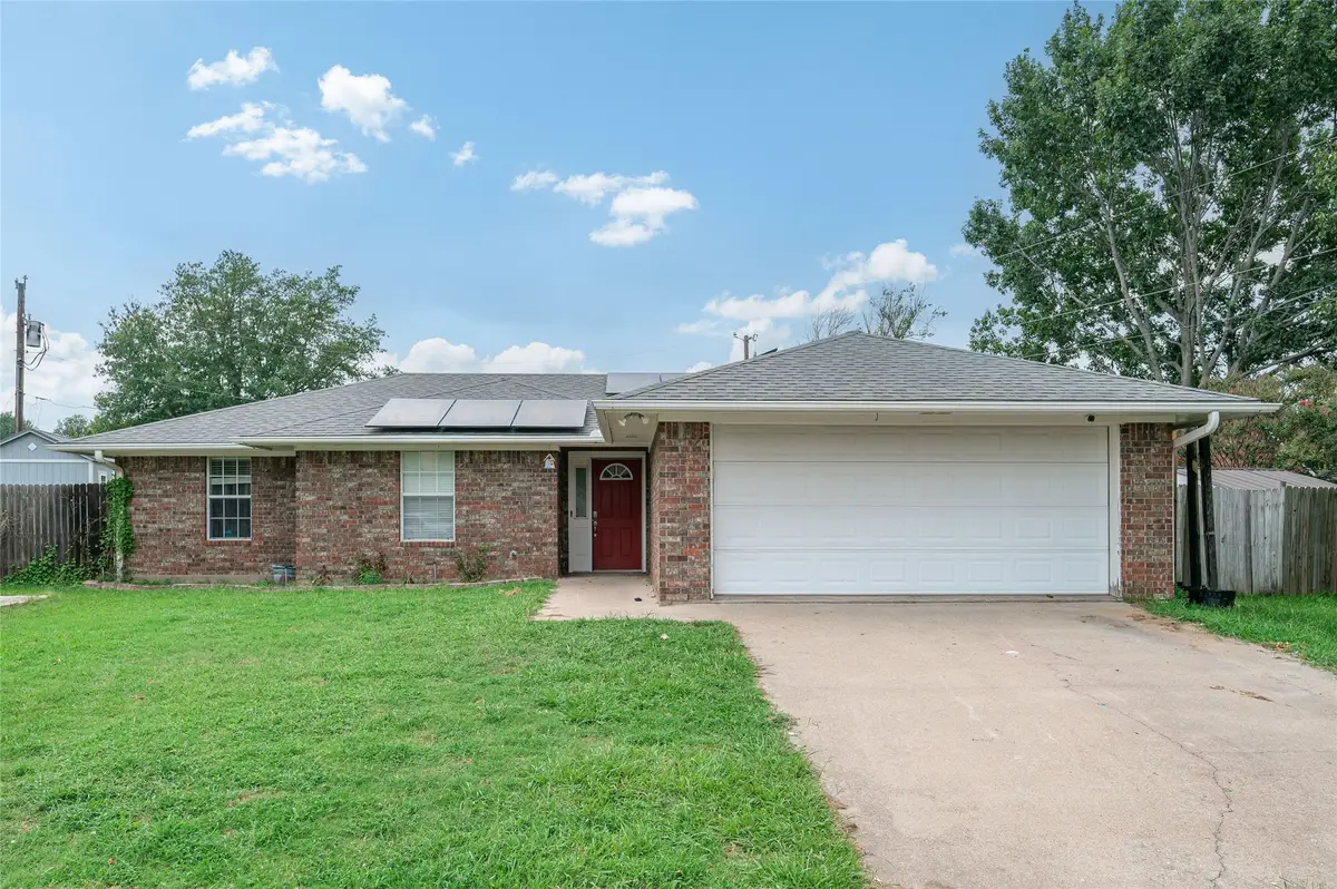2205 Canyon Circle, Bonham, TX 75418 - #1