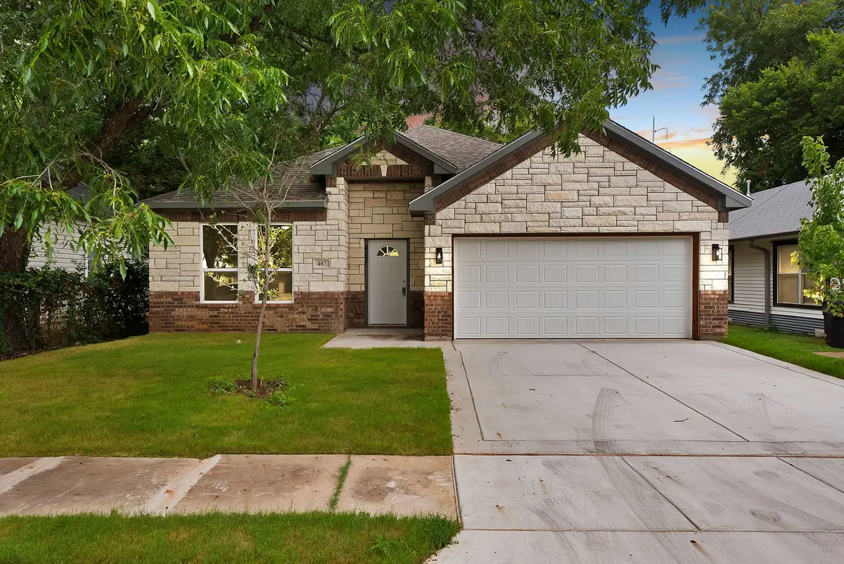 407 E Willingham Street, Cleburne, TX 76031 - #1