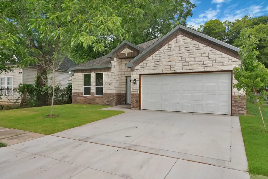 407 E Willingham Street, Cleburne, TX 76031 - #3