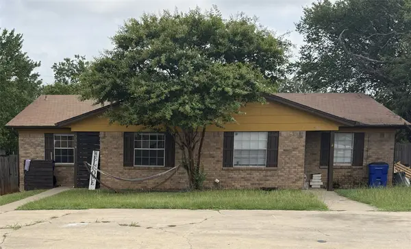 206 Pine Meadow Drive, Kennedale, TX 76060