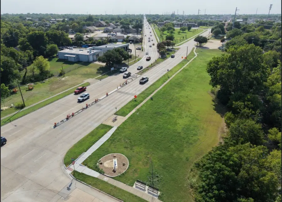 635 E Avenue B, Garland, TX 75040 - #3