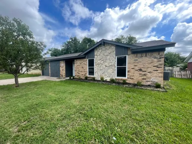 328 Hillside Court, Burleson, TX 76028 - #1