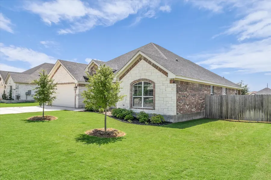 820 Secretariat Drive, Hewitt, TX 76643 - #2