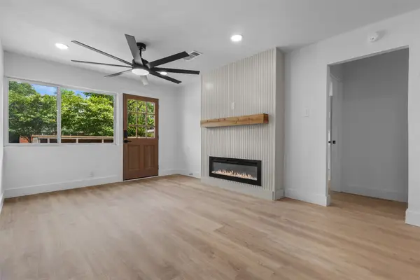 2938 Hillglenn Road, Dallas, TX 75228