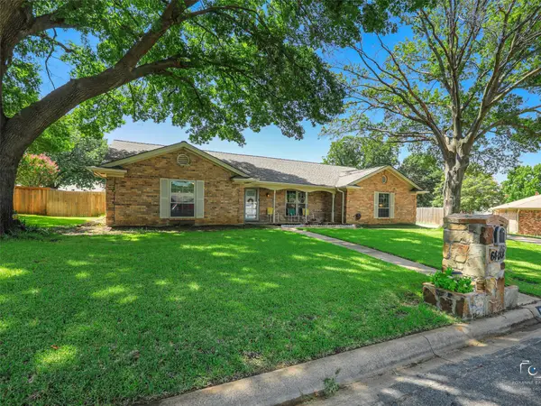 6404 Suncrest Court, North Richland Hills, TX 76180