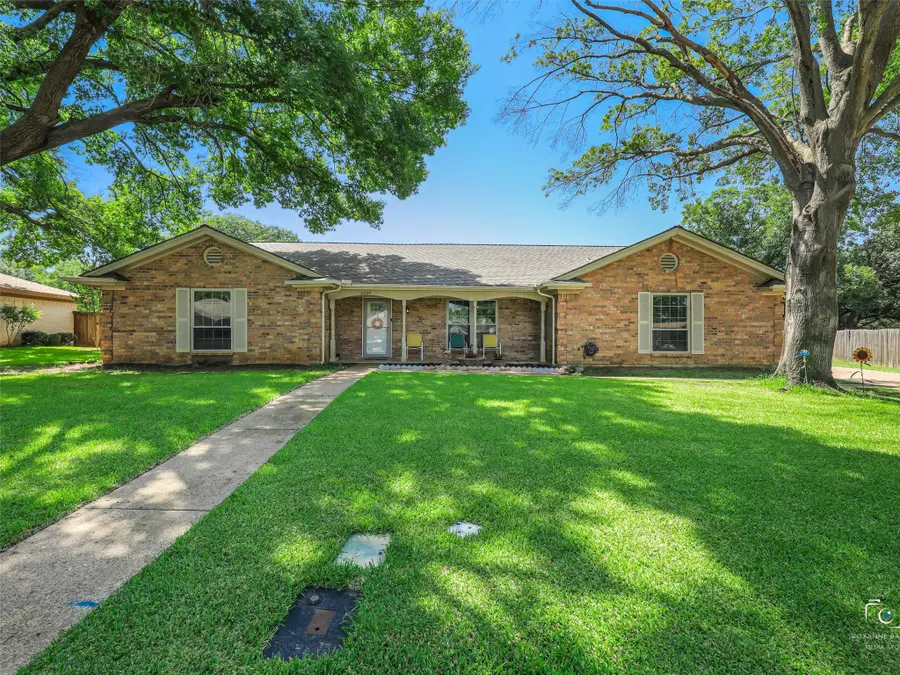 6404 Suncrest Court, North Richland Hills, TX 76180 - #2