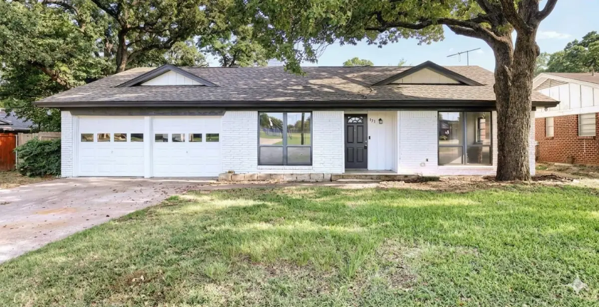 821 Oakwood Avenue, Hurst, TX 76053 - #1
