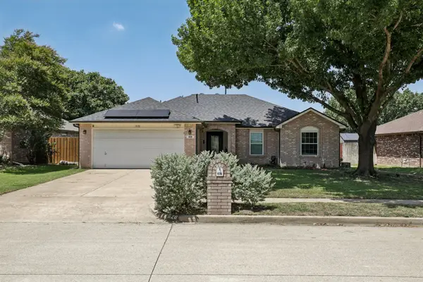 828 Pennsylvania Drive, Saginaw, TX 76131