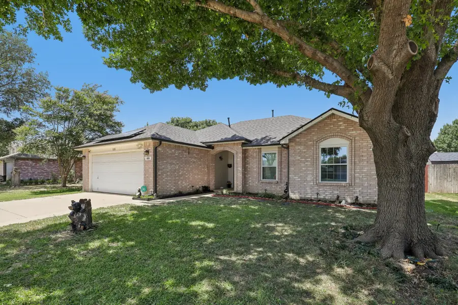 828 Pennsylvania Drive, Saginaw, TX 76131 - #2
