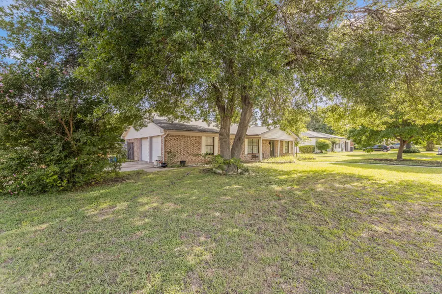 304 Childers Avenue, Benbrook, TX 76126 - #2