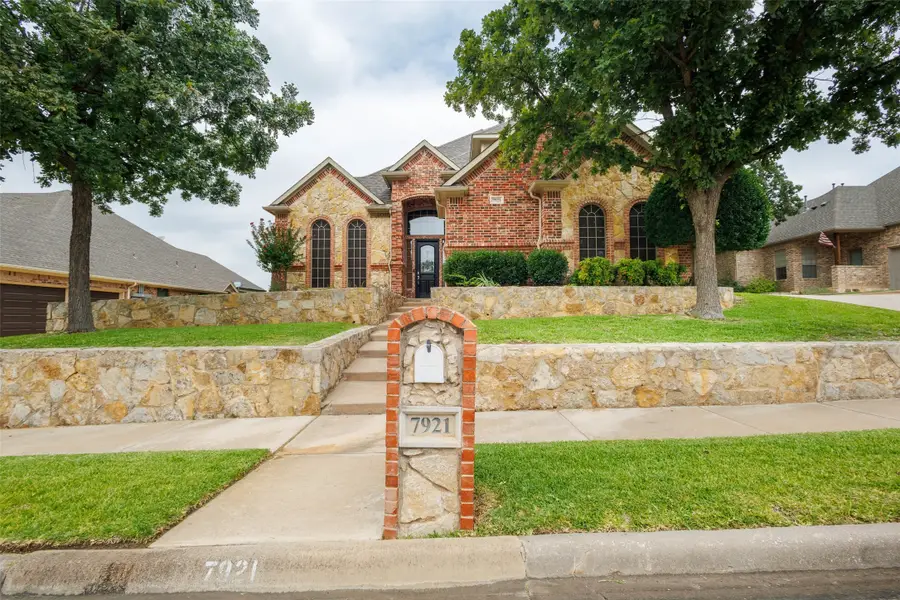7921 Shady Oaks Drive, North Richland Hills, TX 76182 - #2
