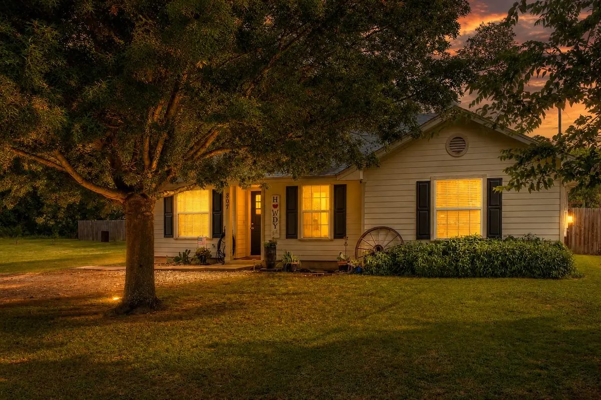 807 Lee Street, Tioga, TX 76271 - #1