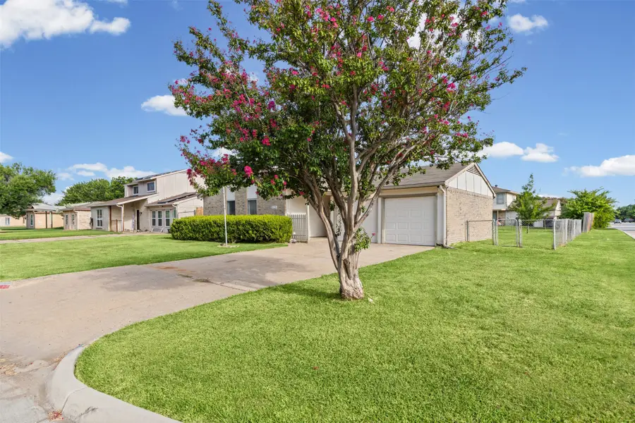 525 Alva Drive, Grand Prairie, TX 75052 - #3