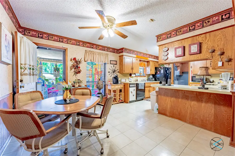 800 E Clinton Avenue, Athens, TX 75751 - #3