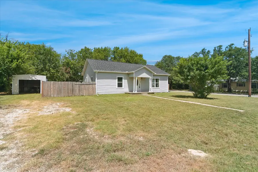 403 S 7th Street, Sanger, TX 76266 - #2