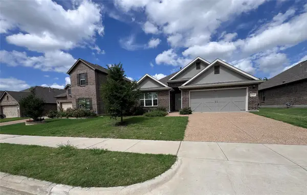 1323 Rosler Street, Mansfield, TX 76063