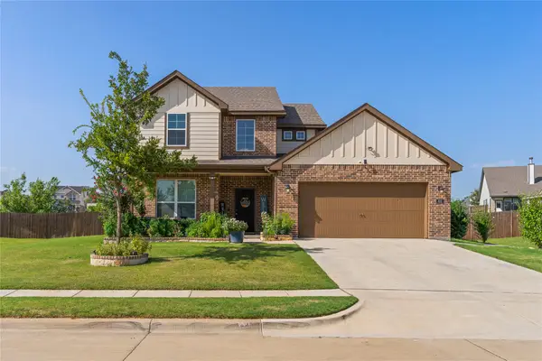 832 Feather Edge Drive, Springtown, TX 76082