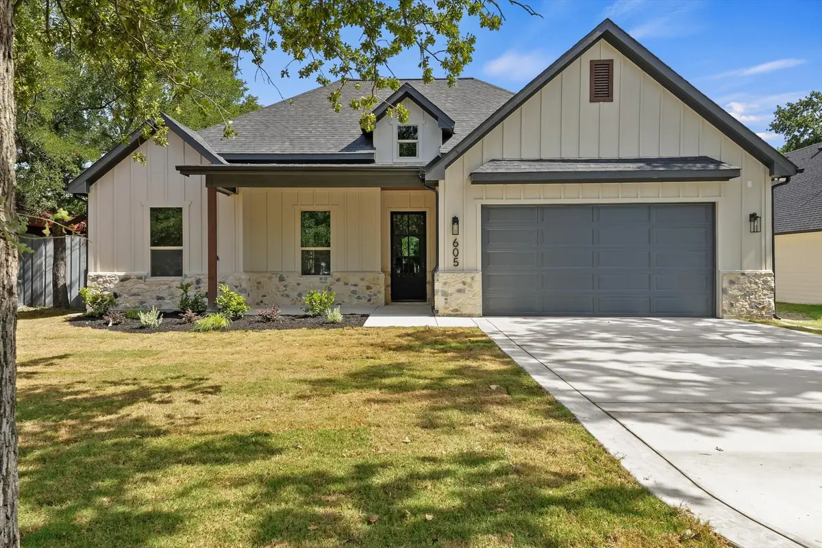 605 N Stewart Street, Azle, TX 76020 - #1