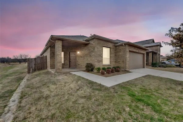 144 Creek Terrace Drive, Saginaw, TX 76179