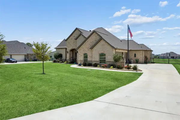 135 Stanford Lane, Springtown, TX 76082