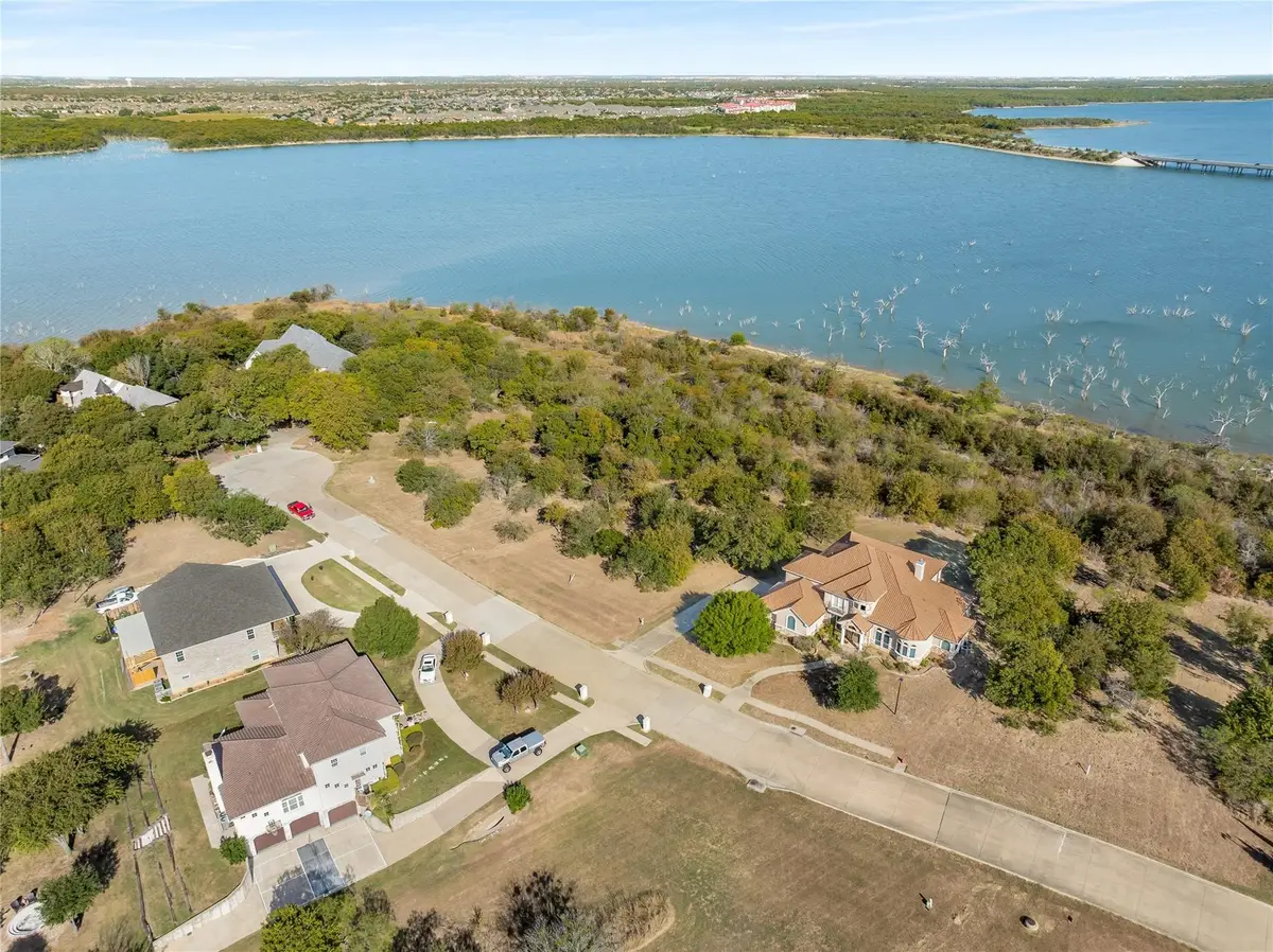 1123 Mallard Pointe Drive, Grand Prairie, TX 75104 - #1