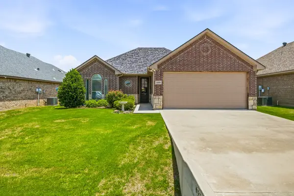 3209 Main Street, Granbury, TX 76049