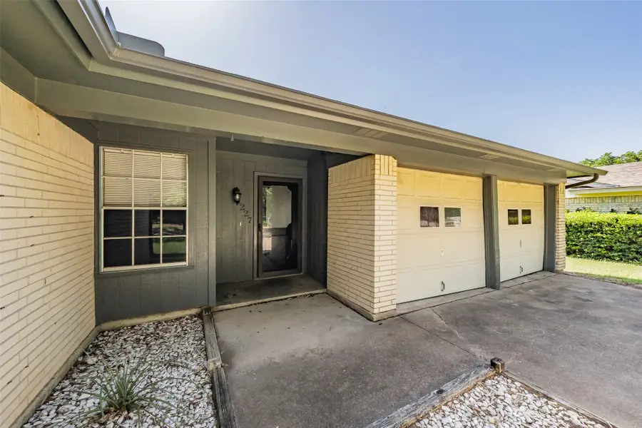 1227 Willowwood Drive, Cleburne, TX 76033 - #3