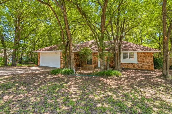 1303 Spanish Flower Drive, Granbury, TX 76048