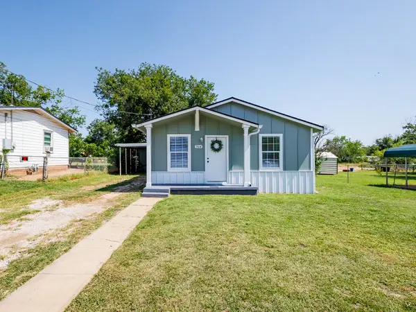 904 W 1st Street, Coleman, TX 76834