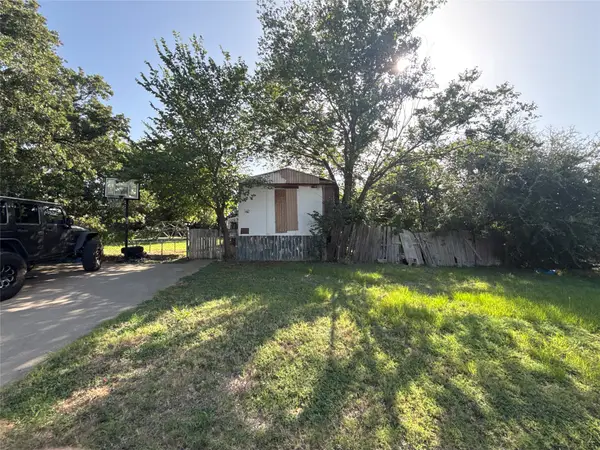 25 Lee Street, Keene, TX 76059