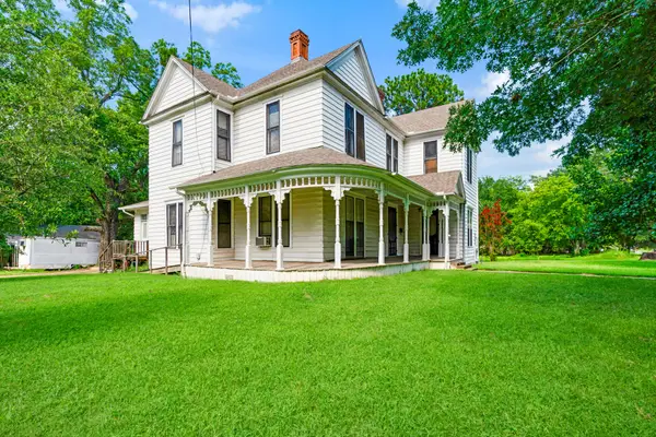1213 & 1305 Pine Bluff Street, Paris, TX 75460