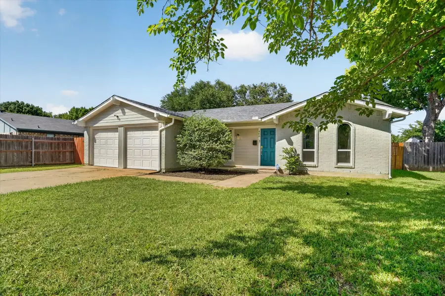 404 NW Wintercrest Road, Burleson, TX 76028 - #3