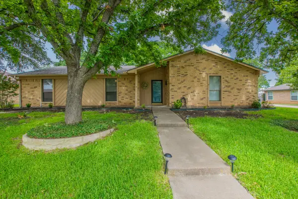 1057 Radisson Drive, Hewitt, TX 76643