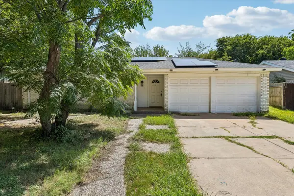 716 Heathcliff Drive, Everman, TX 76140