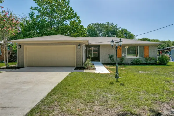 1021 Usher Street, Benbrook, TX 76126