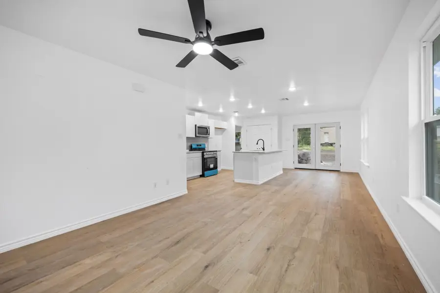 129 Avenue B, Moody, TX 76557 - #2