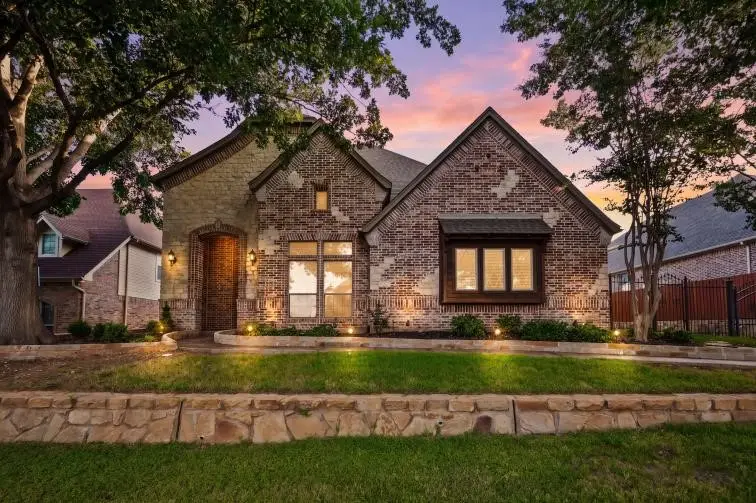 620 Highview Lane, Hurst, TX 76054 - #1