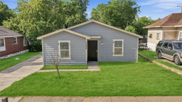 3204 Avenue L, Fort Worth, TX 76105