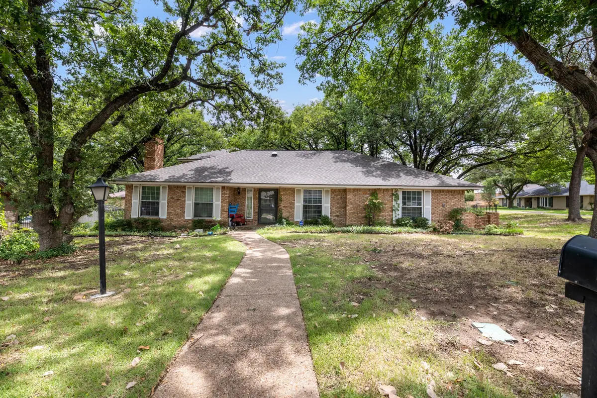 1707 Woodridge Circle, Arlington, TX 76013 - #1