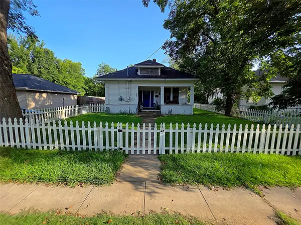 1340 Pine Bluff, Paris, TX 75460