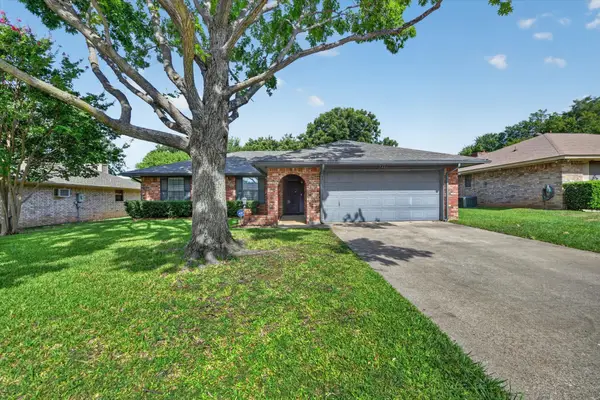 2409 Poppy Lane, Euless, TX 76039