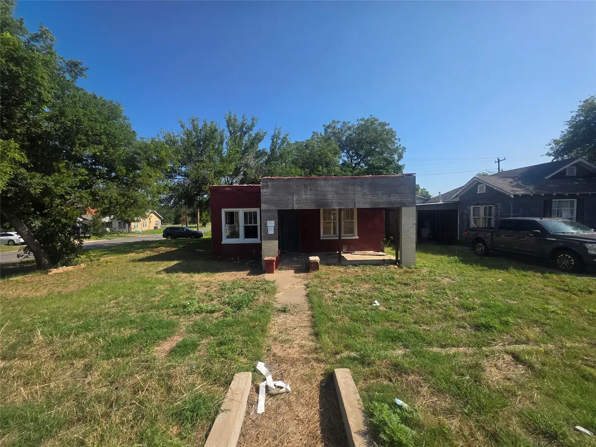 1100 E Walker Street, Breckenridge, TX 76424 - #1