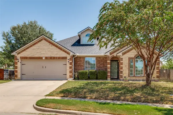 702 Champlain Court, Midlothian, TX 76065