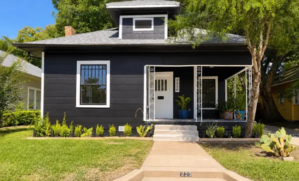 2229 College Avenue, Fort Worth, TX 76110