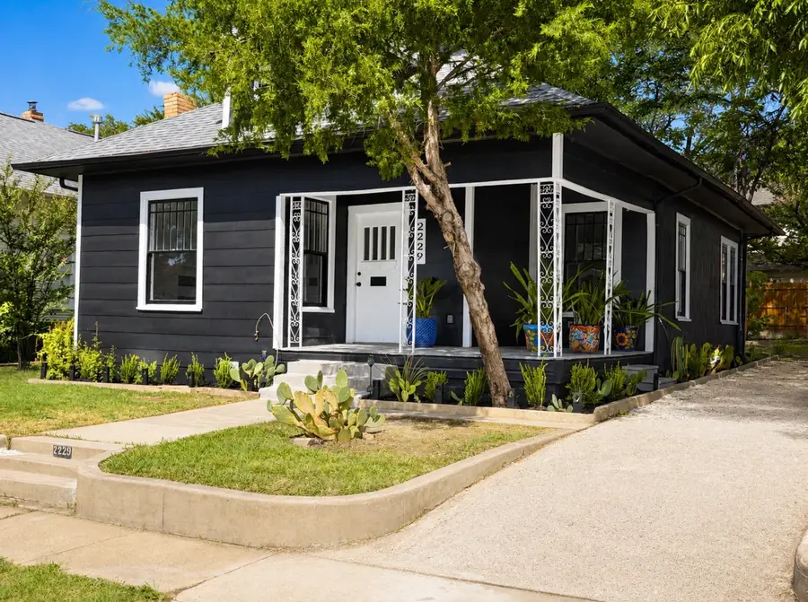 2229 College Avenue, Fort Worth, TX 76110 - #2